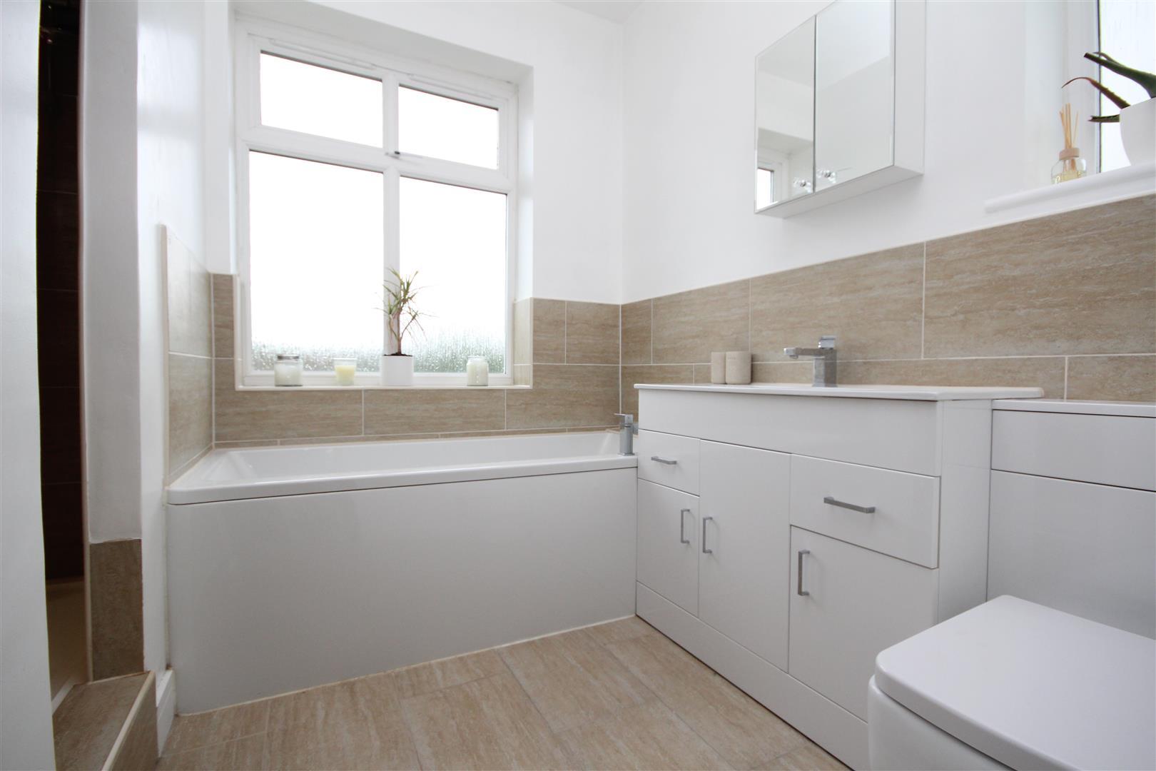 Property Image acb9ba08-92bc-4a23-8acd-32292d59a95c