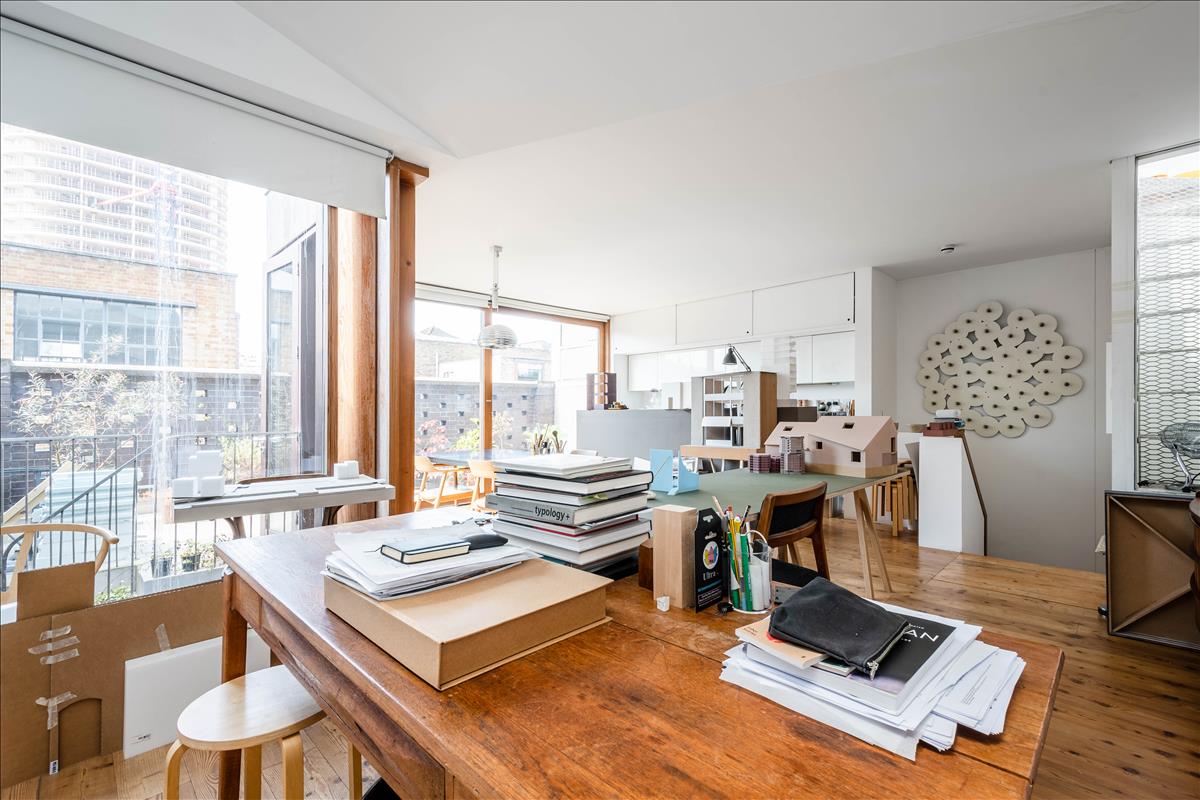Three bedroom penthouse apartment for rent on Charlotte Road EC2A