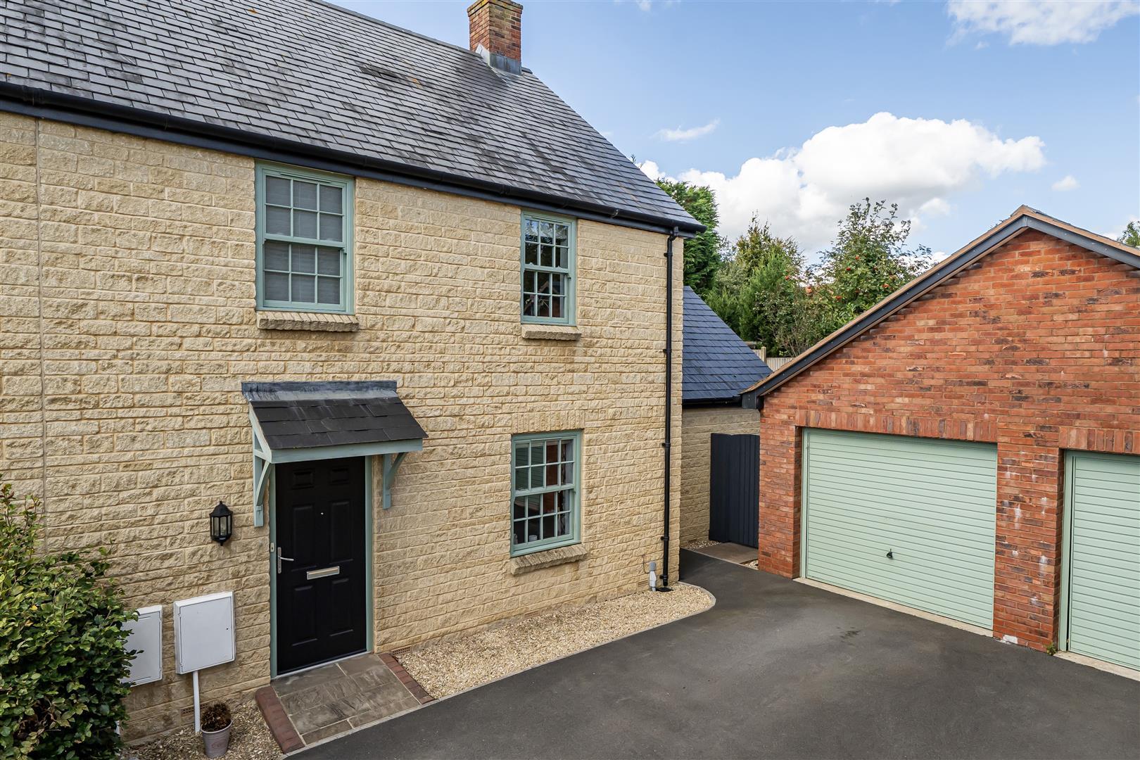 Property Image ad325f98-ba73-4c7c-ba01-55d467f42783