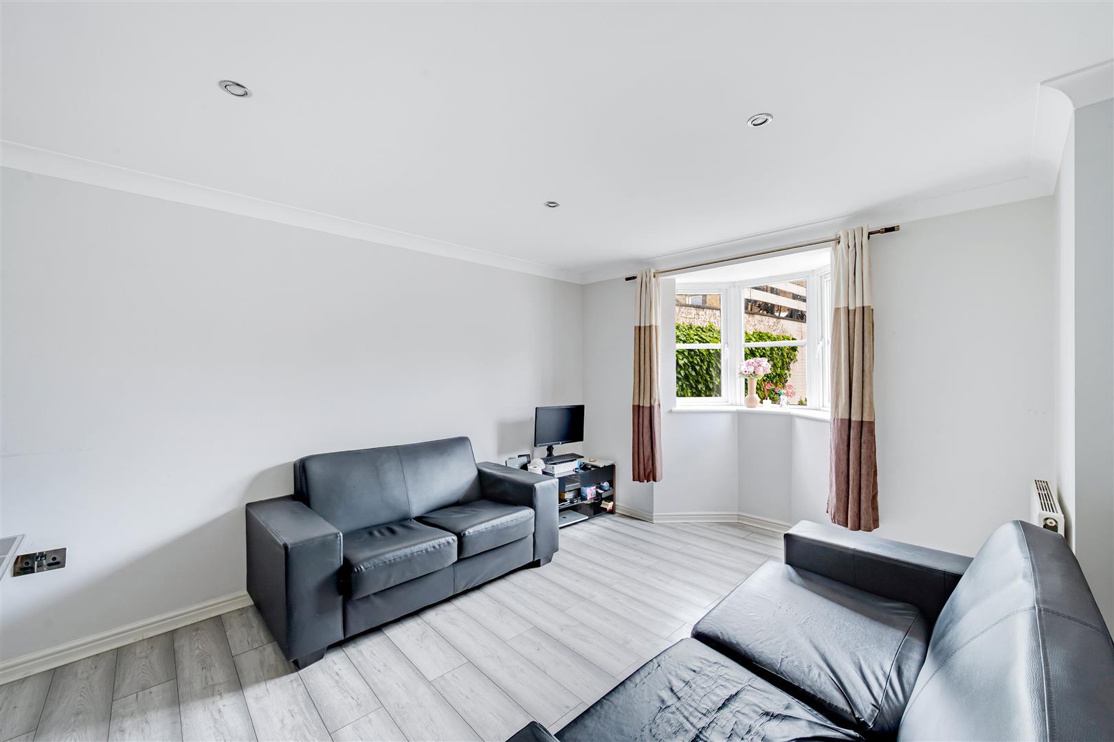 Property Image ad5697bf-6b20-4189-9878-e035d2fe5800