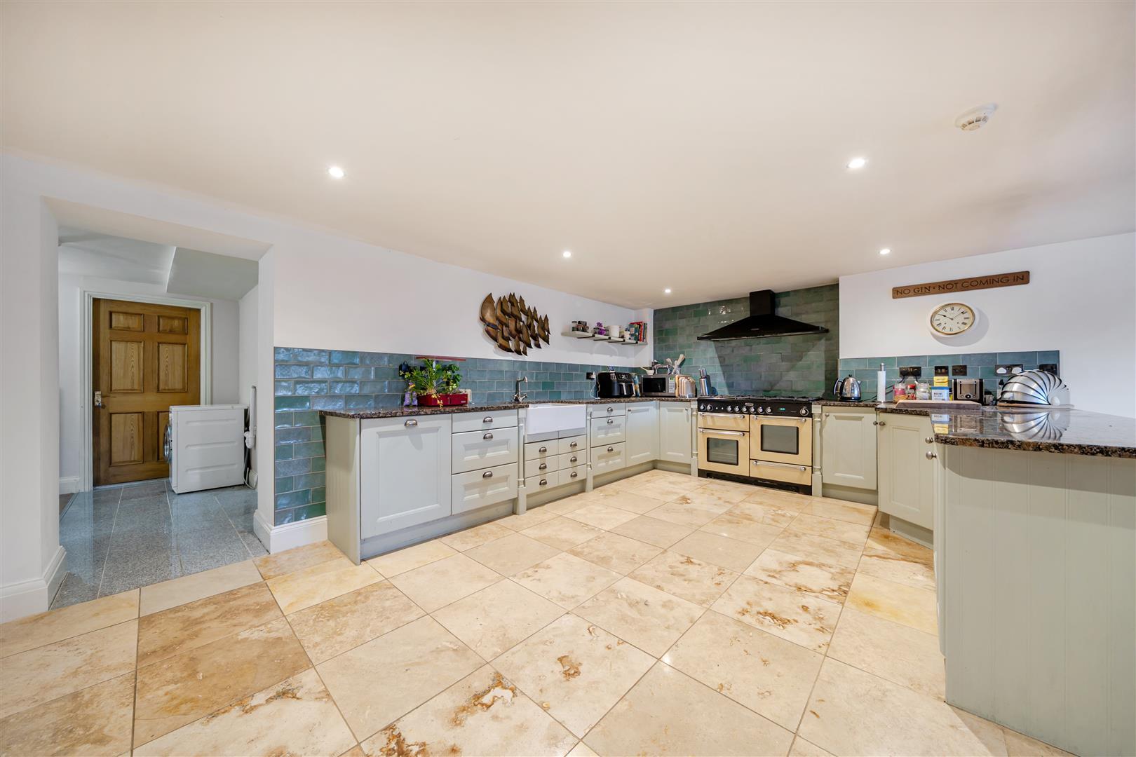 Property Image ad735c79-3455-43c4-927c-14583b5b0a27