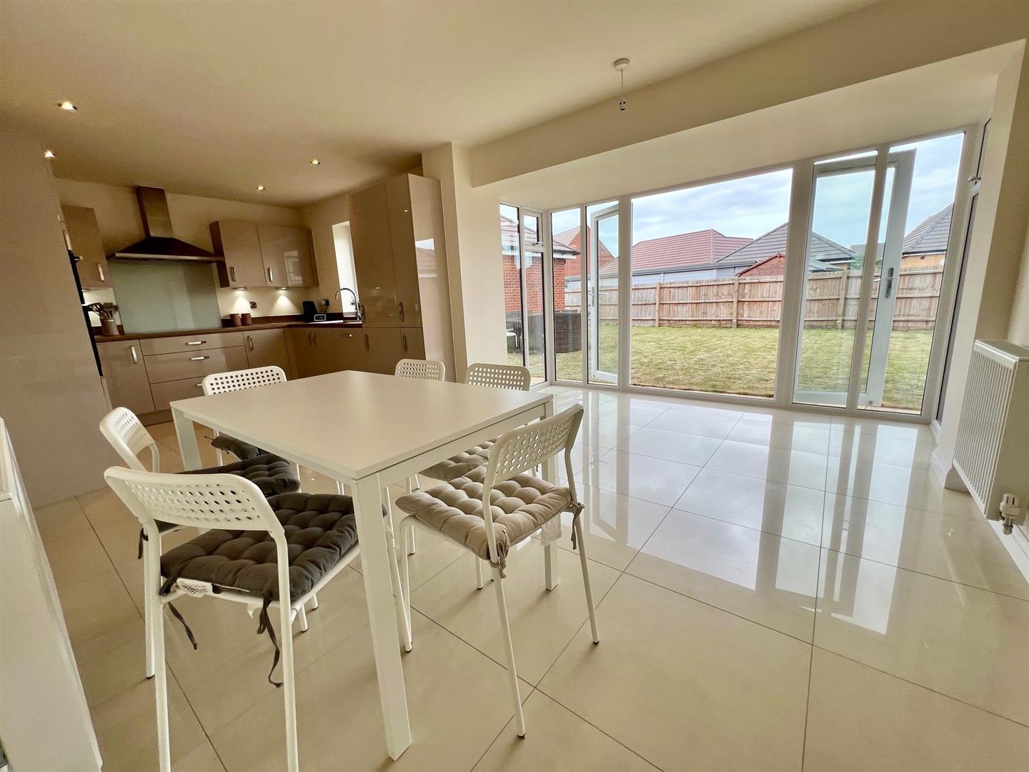 Property Image adc03e86-00b5-4c2f-be39-b7f3fad93b93