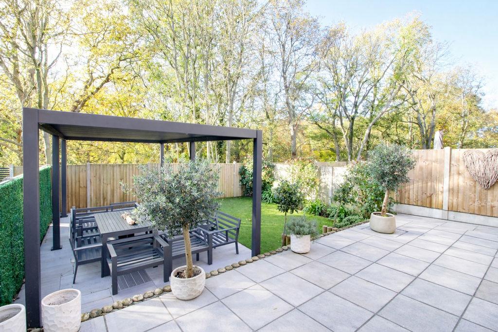 Property Image adc188da-45b2-4f83-837b-5631ce9447e0