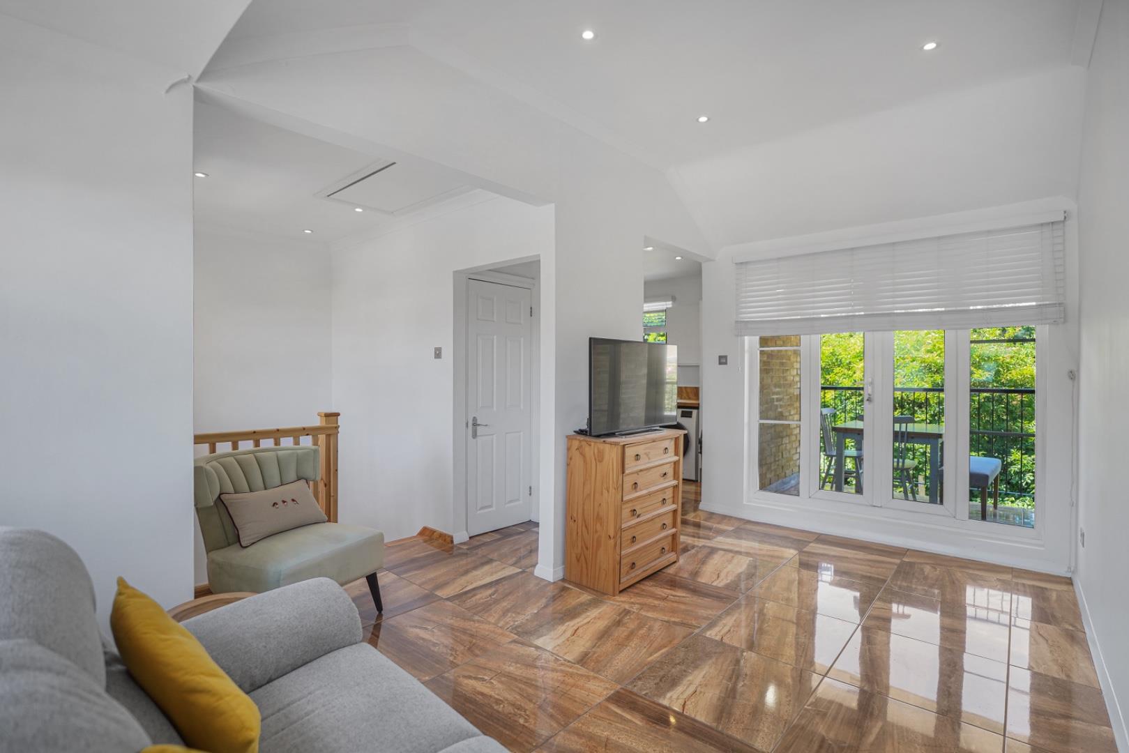 Property Image ae226211-1c6a-4af5-828a-7726d81a90d0