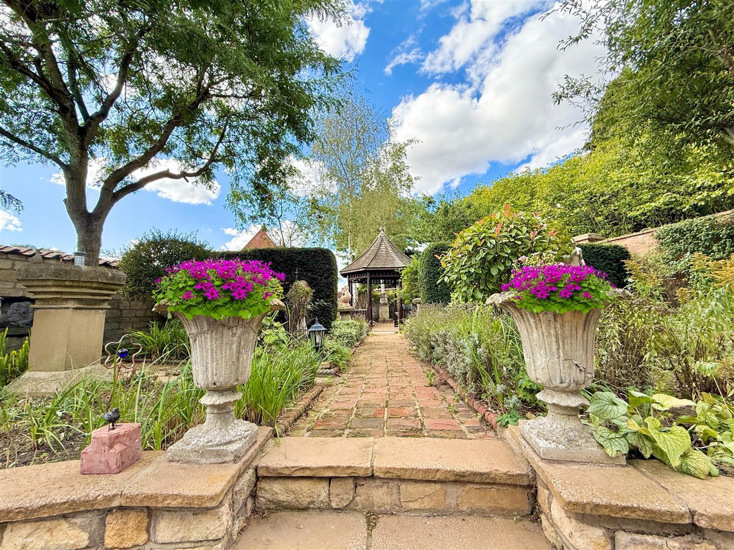 Property Image ae2692b9-b2f1-4f19-8e0a-1ca140461889