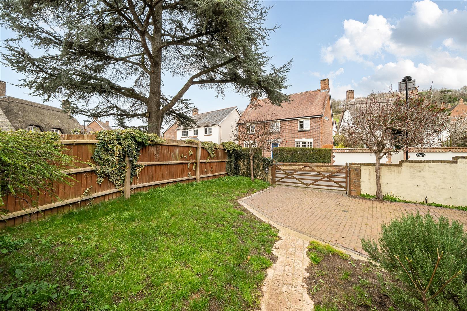 Property Image ae3e8a29-c408-4fac-8654-512d1541472a
