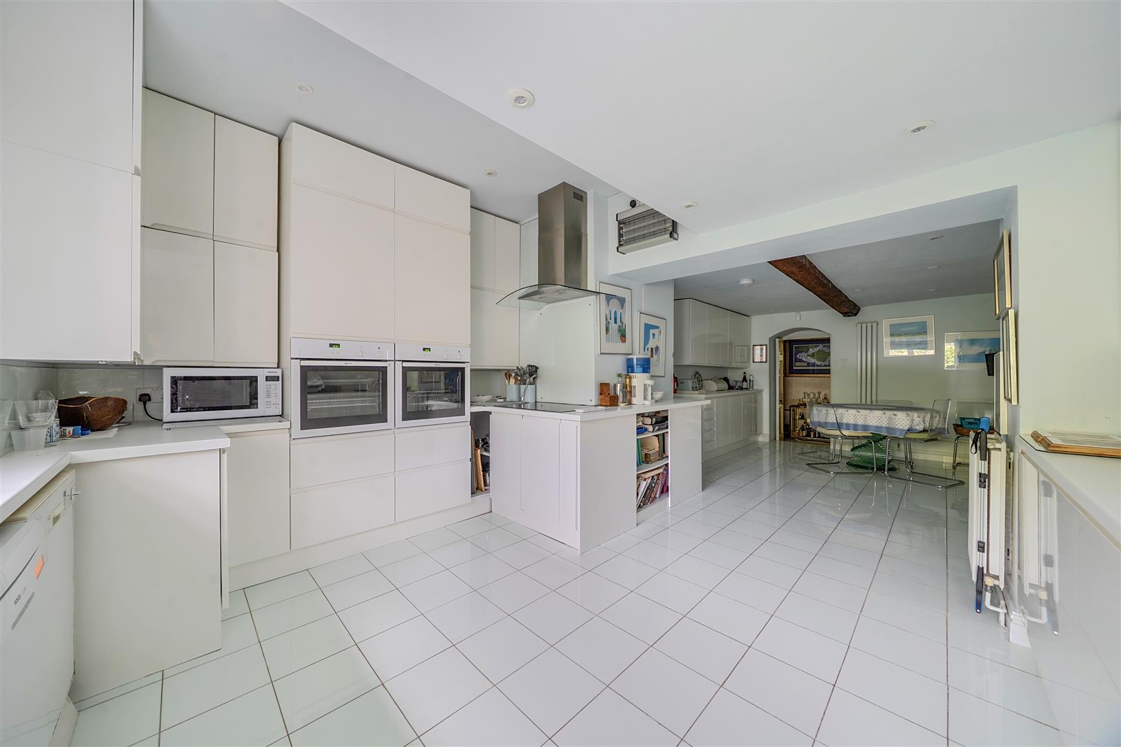 Property Image ae4251fb-e9e0-4b8a-be98-89e0ae01b41f