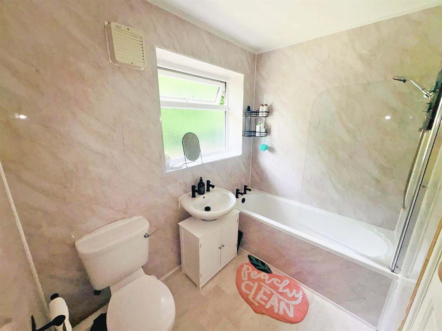 Property Image ae535839-f561-47a1-bea0-24c23ad0c9ff