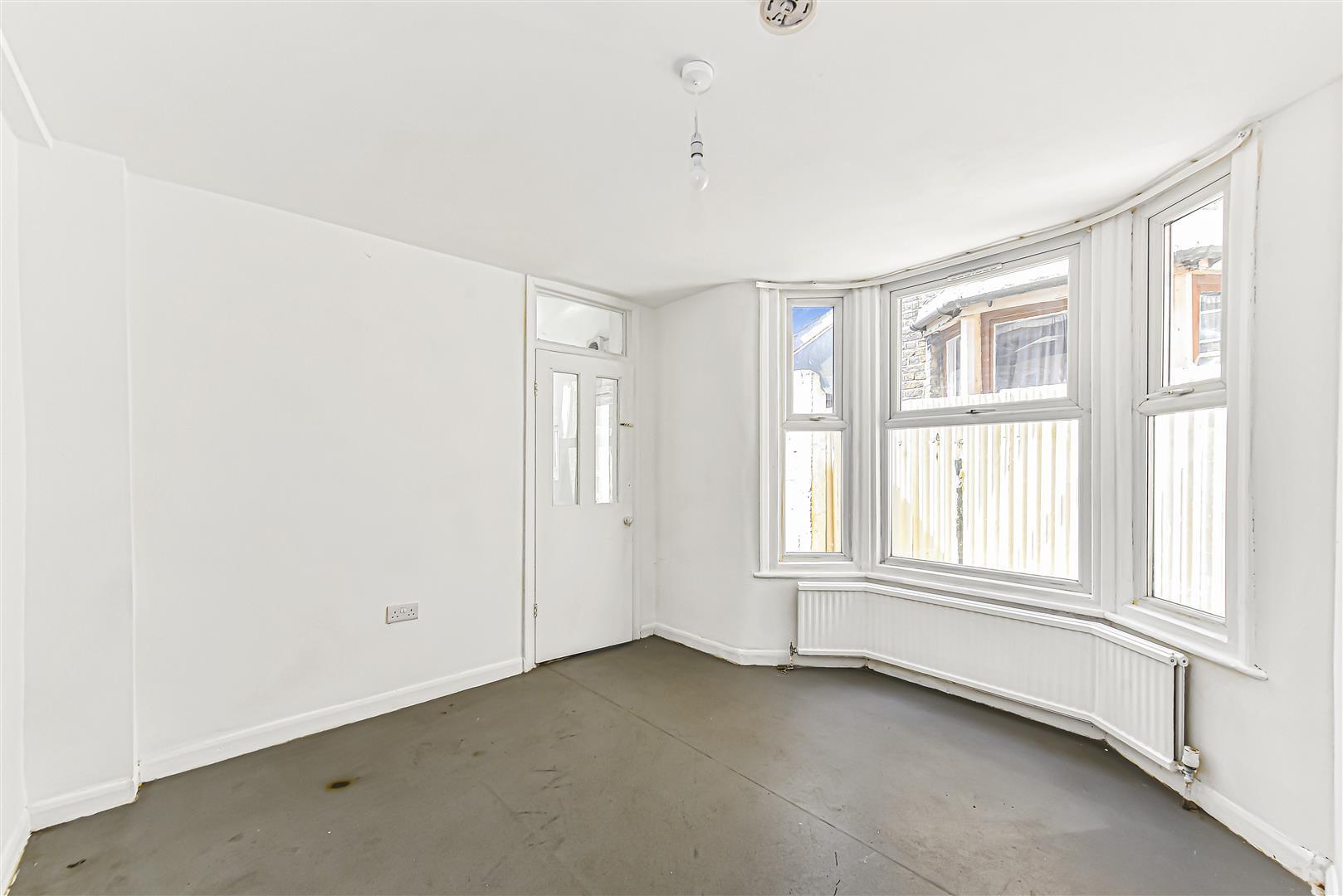 Property Image ae572e44-942b-4ab7-a21c-2e502252b1fa