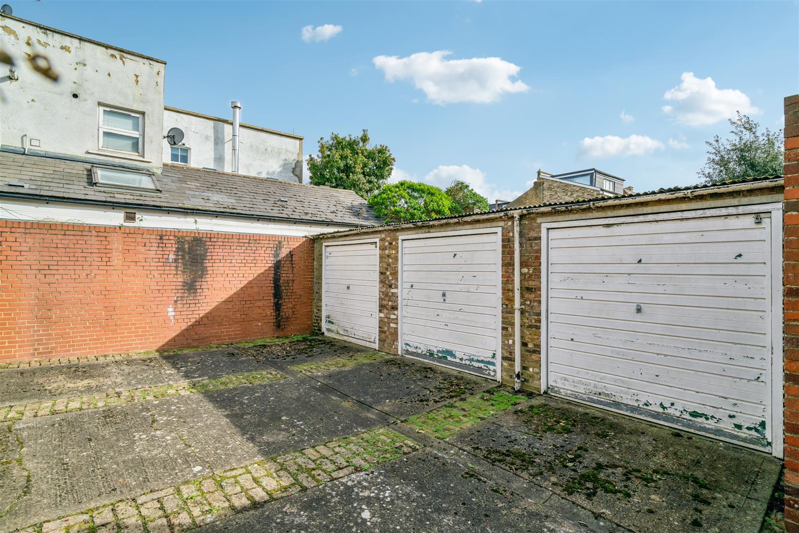 Property Image ae592f93-821a-4f6f-9a8b-8f3773eda96f