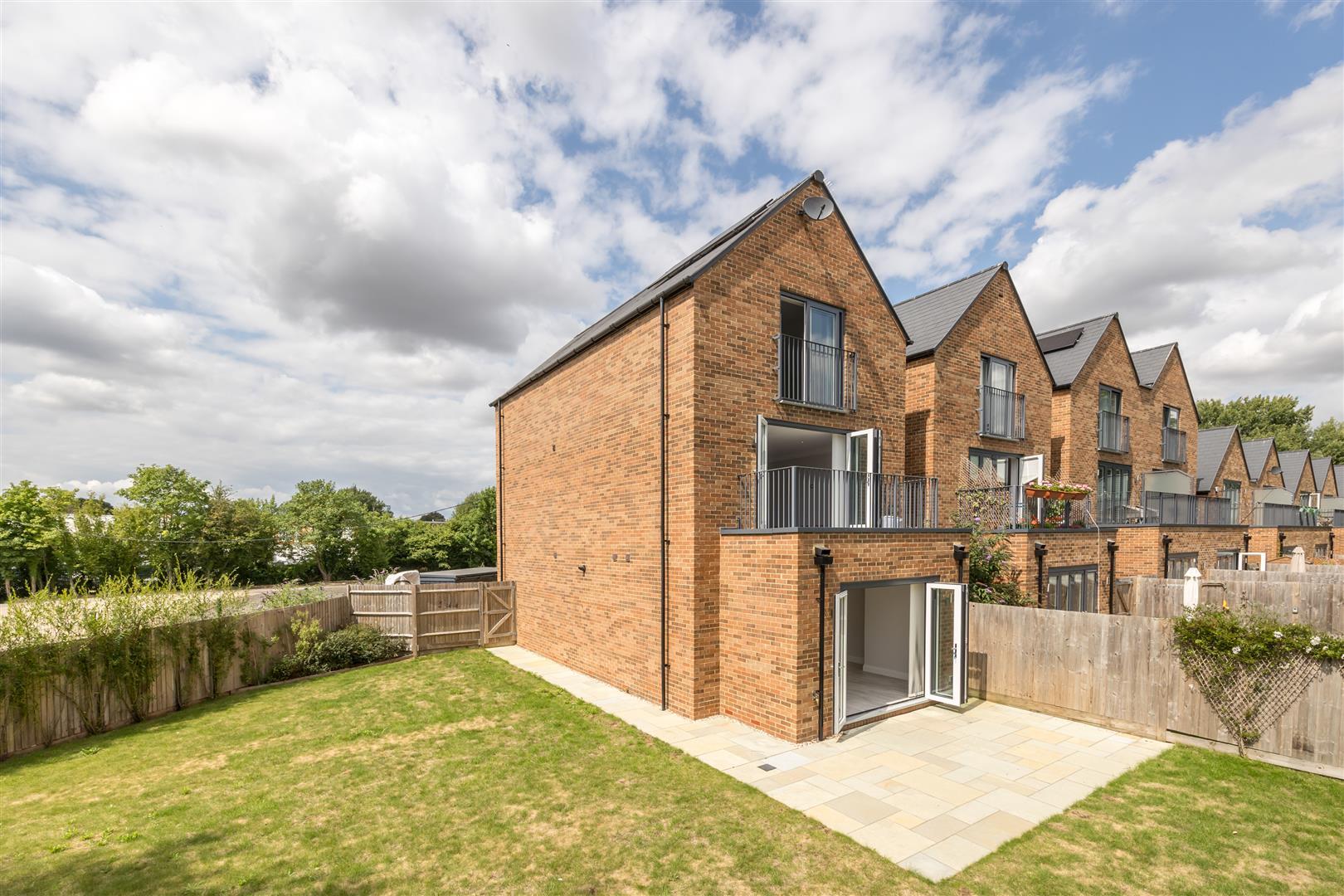 Property Image ae92929d-5b43-4ea9-9126-d7072ea7dec7