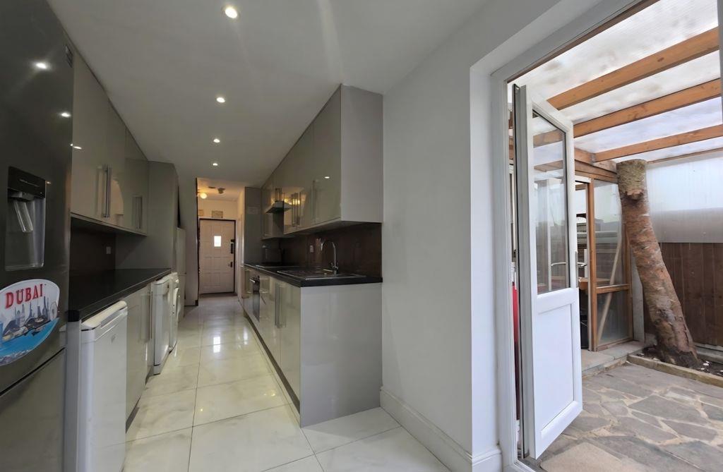 Property Image ae9b4a3b-b3ba-4b6d-81ff-17f18016d9c7