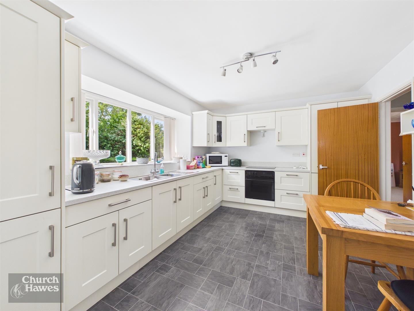 Property Image aecaeb1c-b8f4-44fe-91c2-dc45502a1c4a