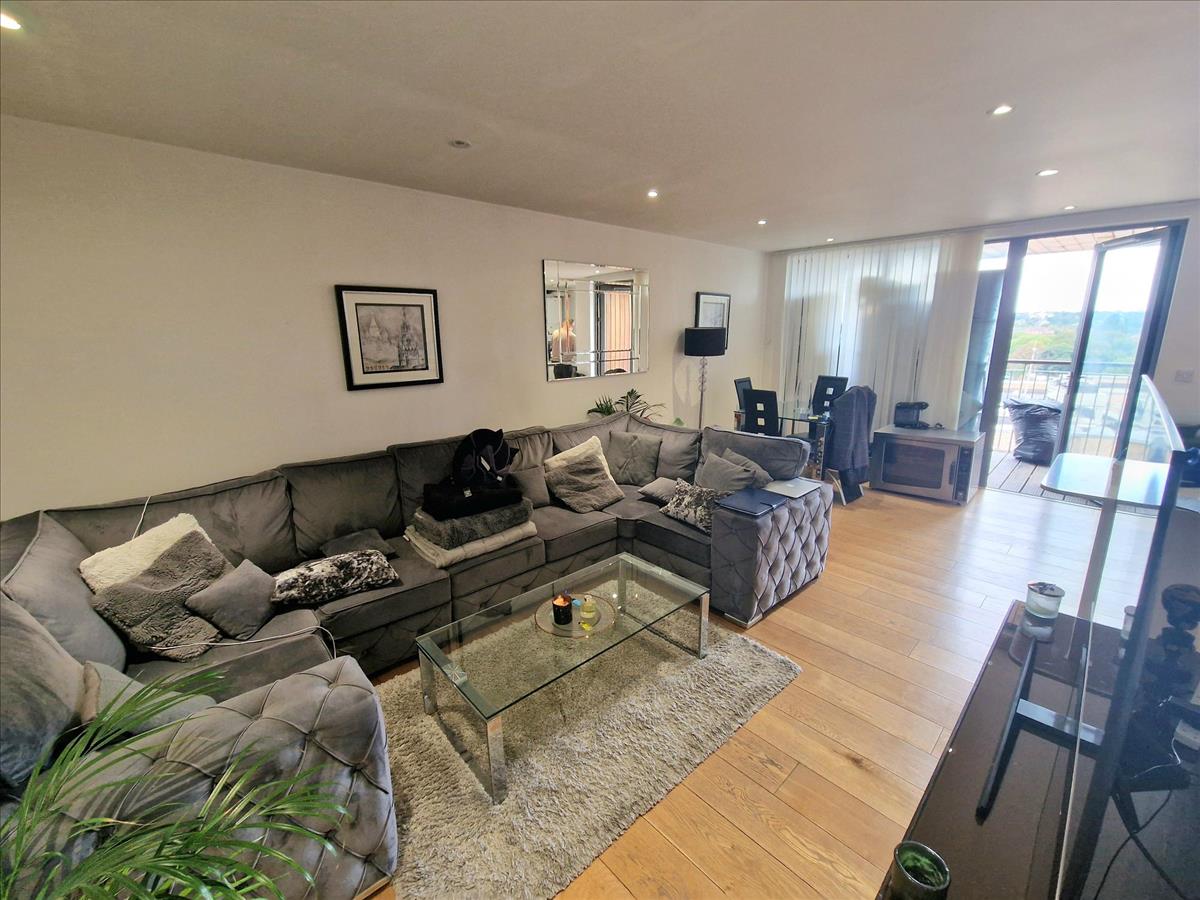 Property Image aee40e16-6f8e-463f-82c9-e0f9d5de30a4