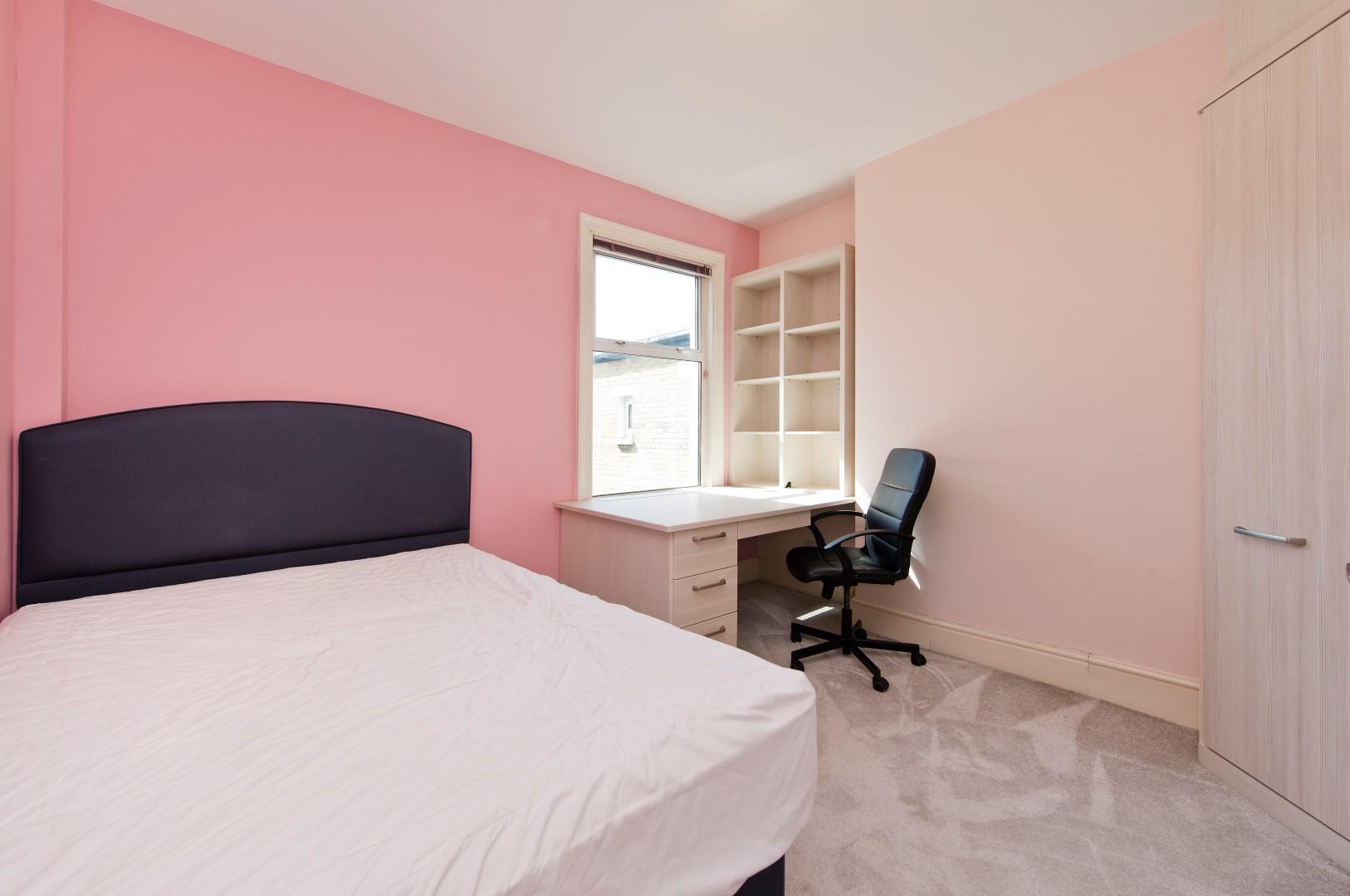 Property Image aee8013d-cc42-4e74-9414-04b077fd05b5
