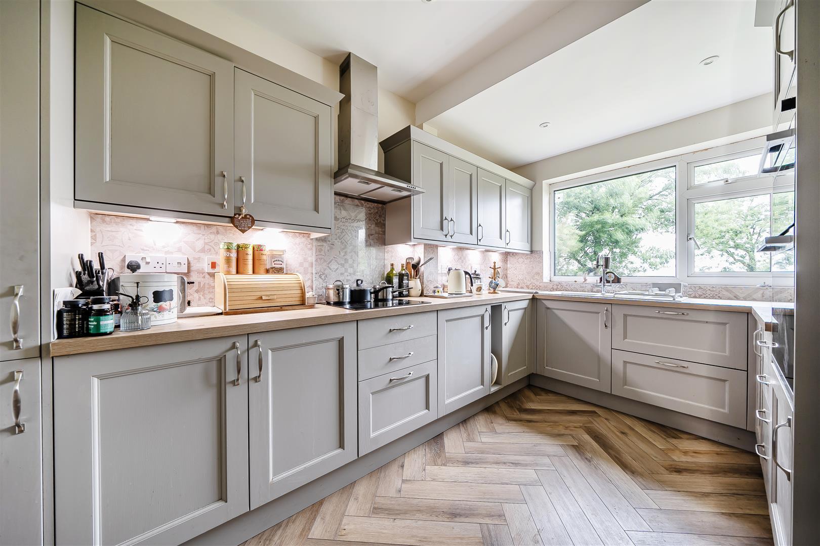 Property Image aeed8701-4b94-4a2b-8e55-1f65f46d7d40