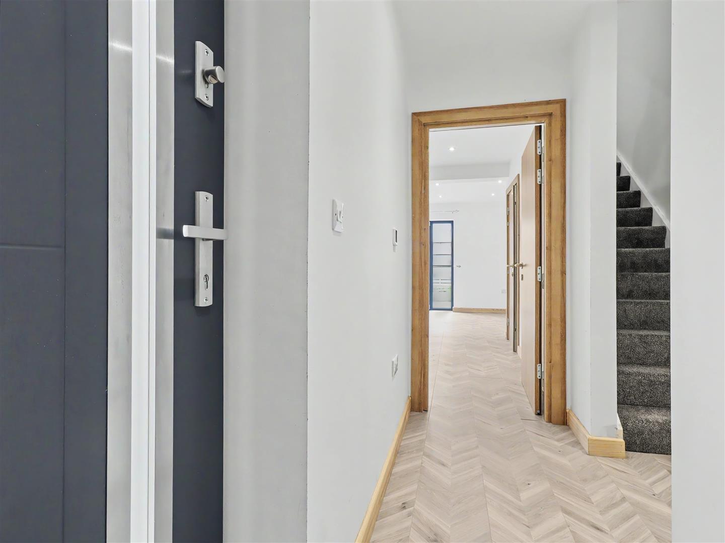 Property Image aef906e8-4667-4220-a025-73bc572c0fe1