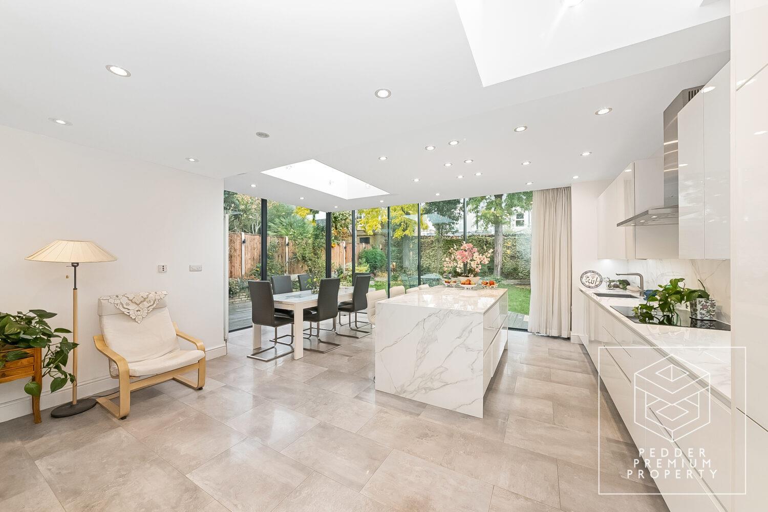 Property Image aefb8cf9-e8f3-48e7-86a2-24e581e253aa