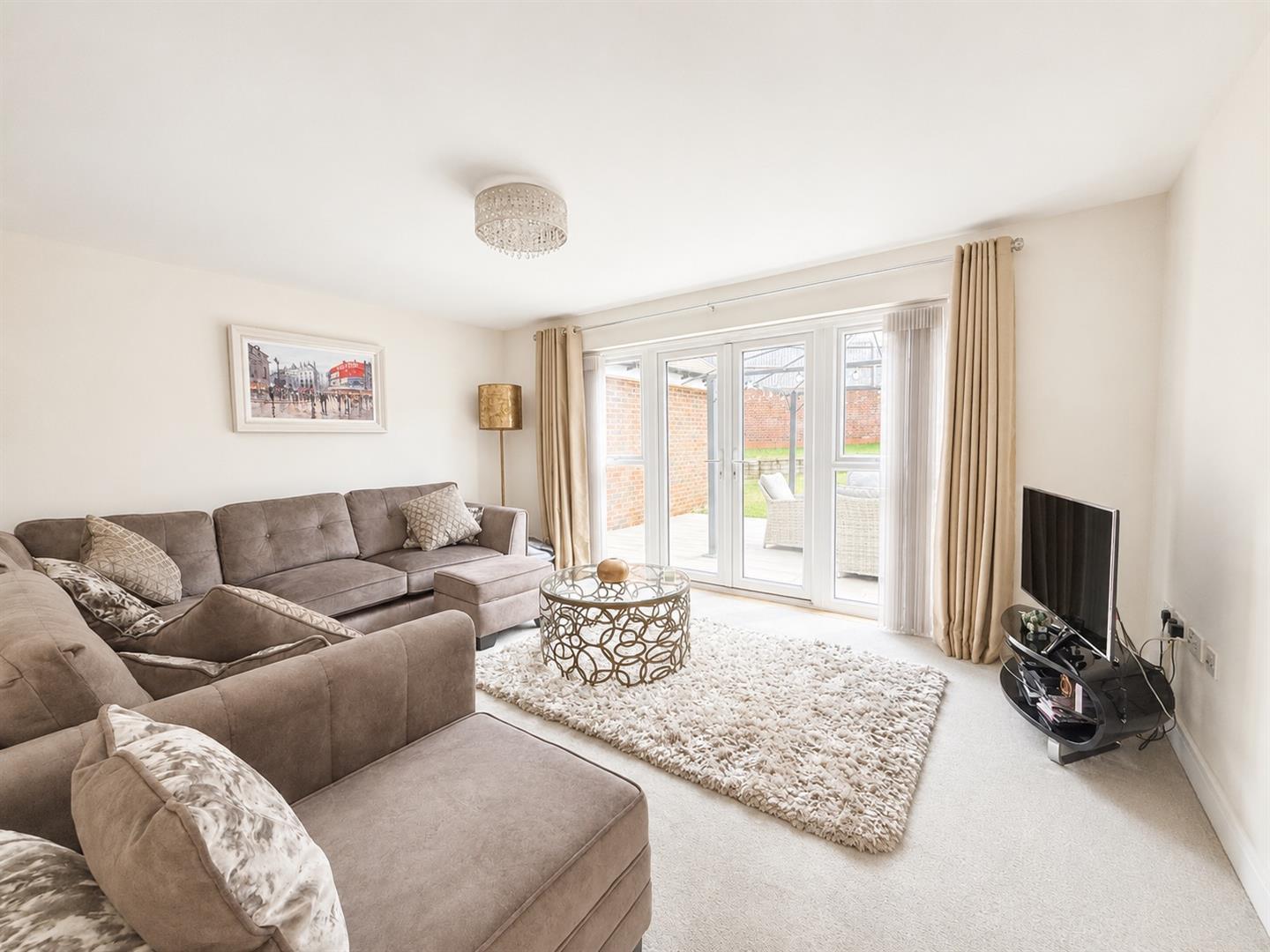 Property Image af3327c8-00a1-454e-a360-ef1b99175fbe