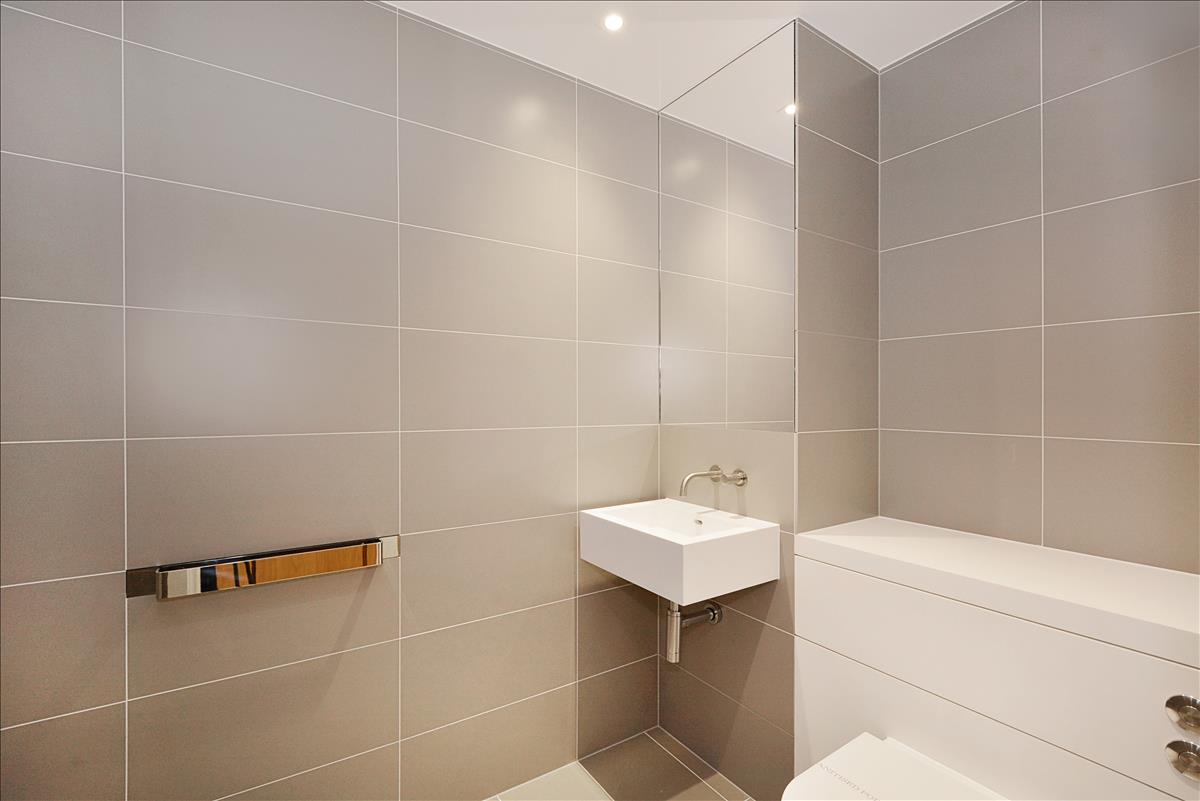 Incredible two bed two bath new build apartment for rent in Tapestry Building N1C