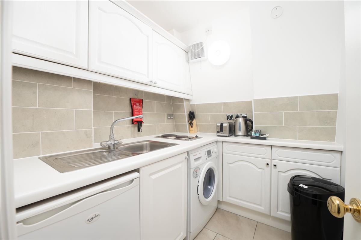 Property Image afd13490-837c-4bc8-8059-7434d5f63551