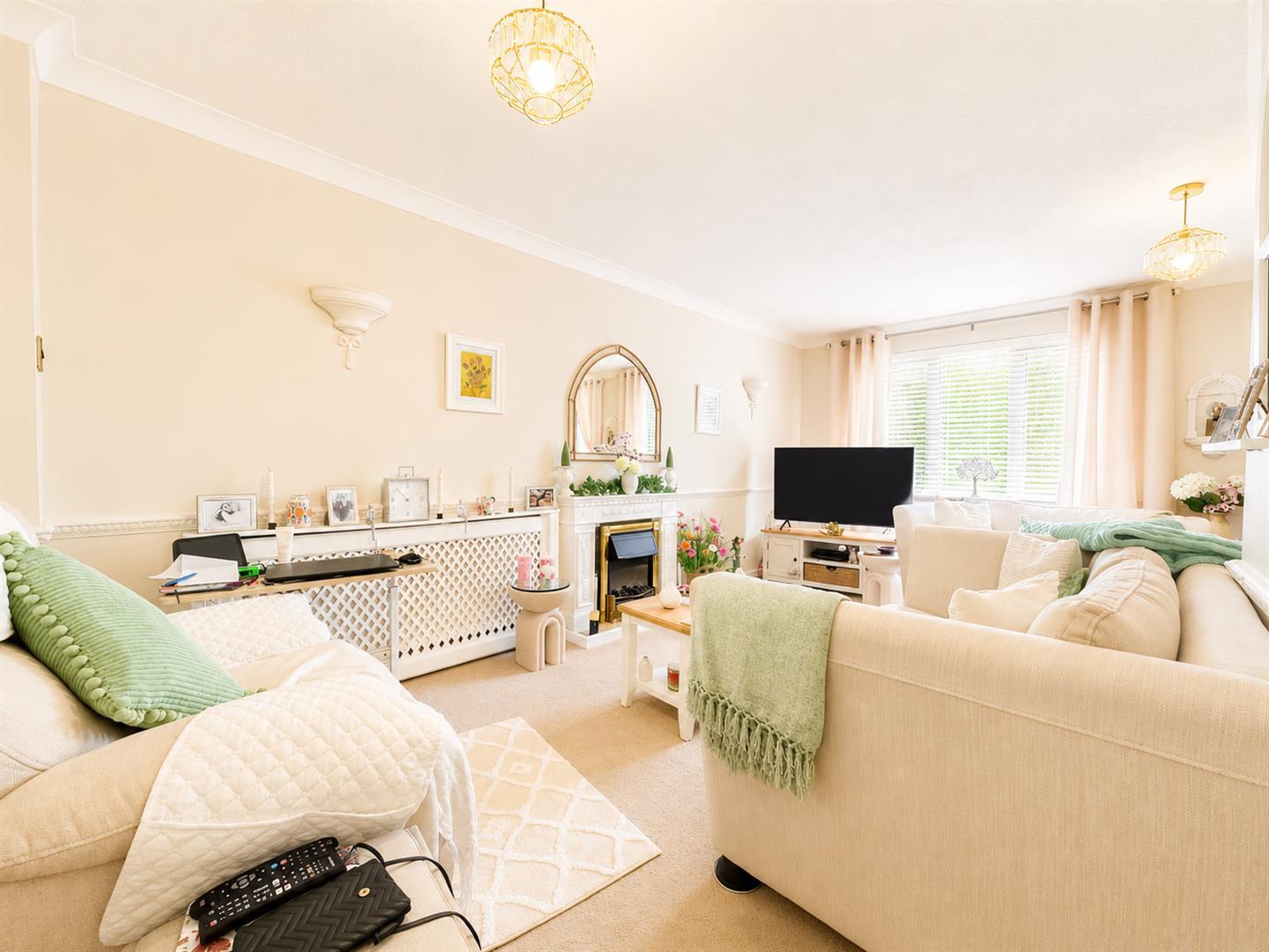 Property Image afd54b40-f884-48bd-93dd-3da3e074dbf6