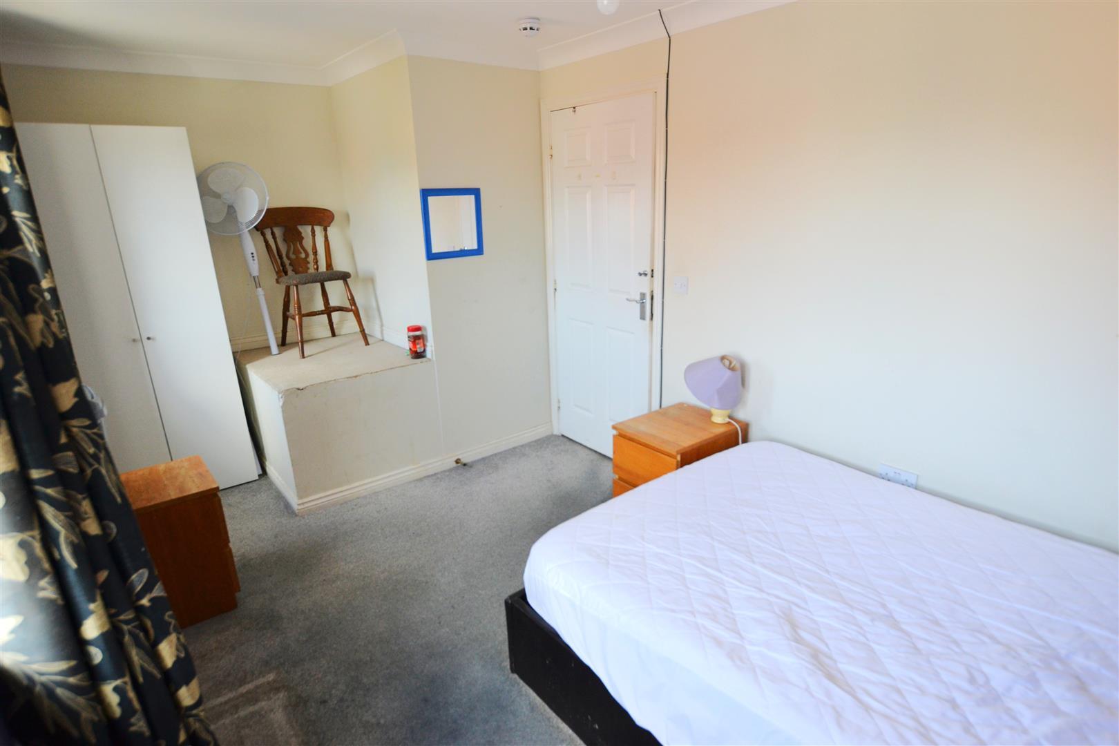 Property Image b01966df-cb8d-400d-9296-592c2548d6f1