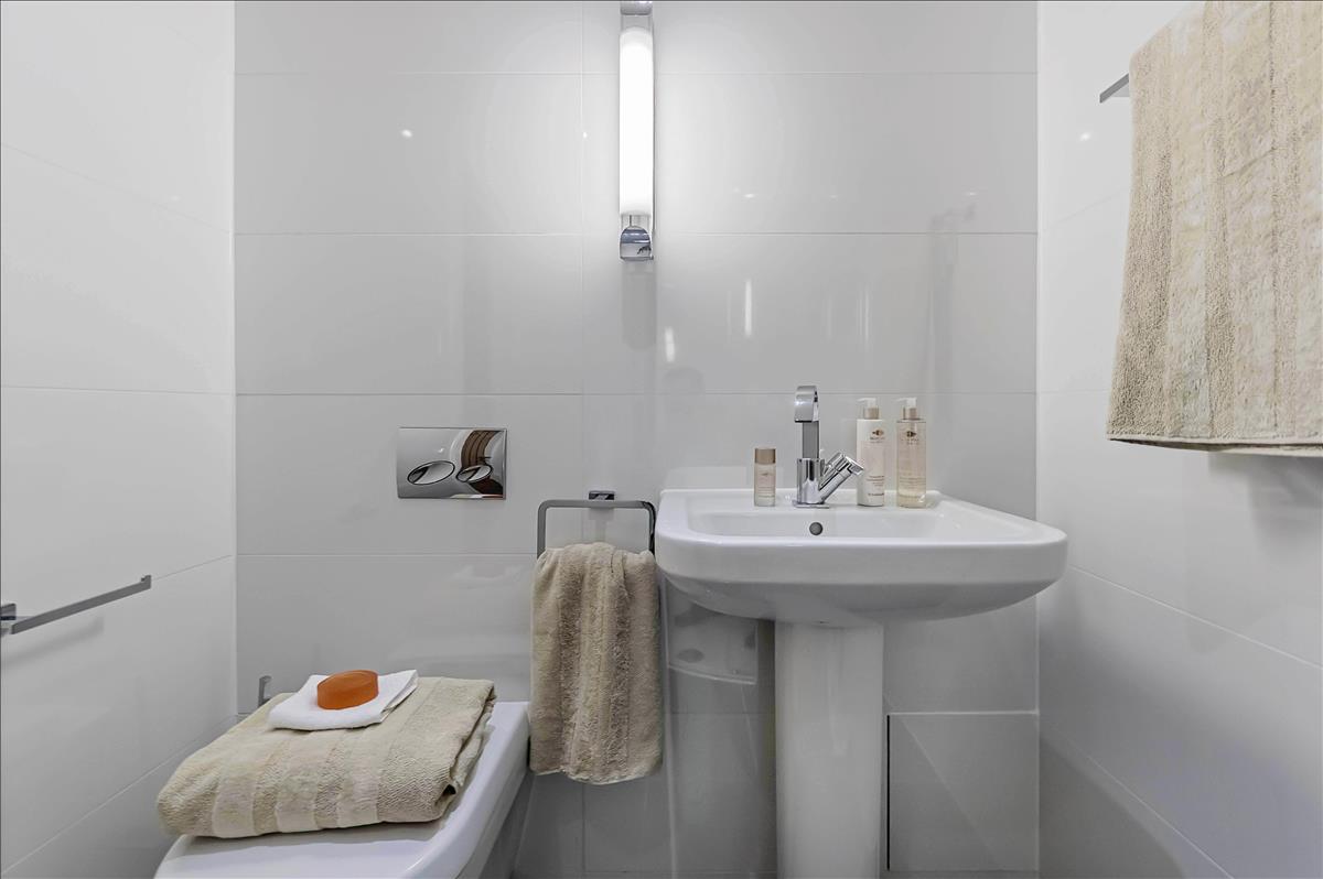 deluxe four bed gated mews house for rent in the heart of de beauvoir