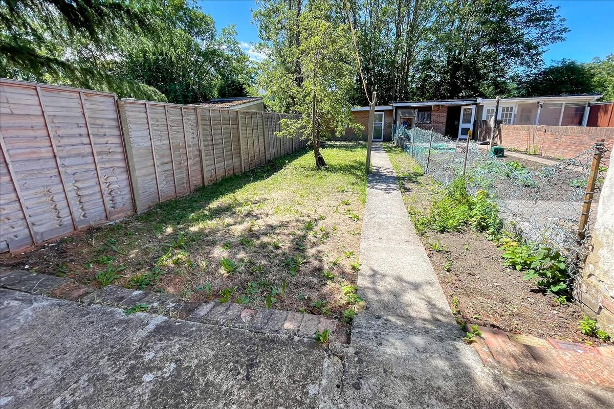 Property Image b034c056-2e66-4d09-b7f7-b32ee8c9ee6e