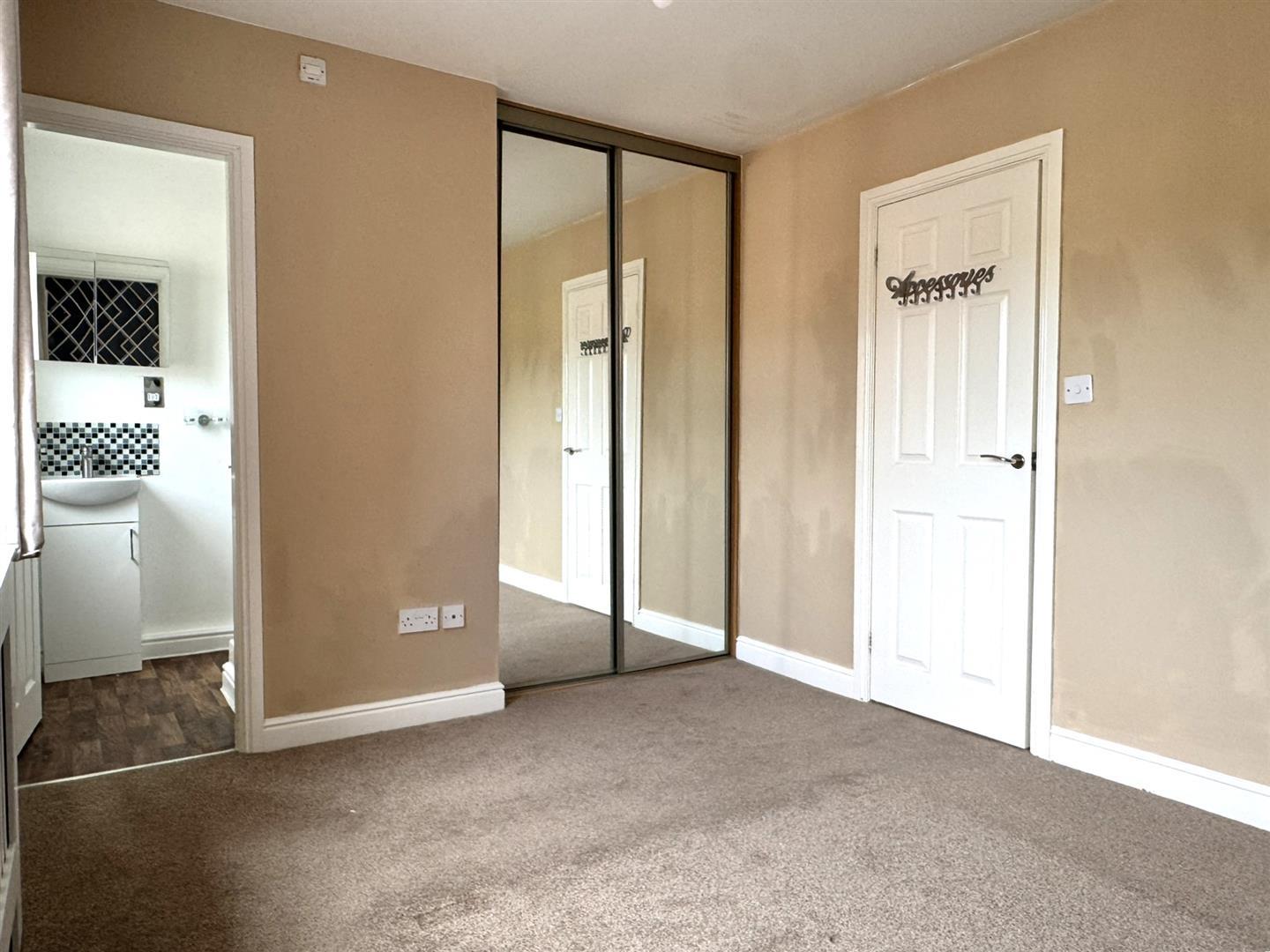 Property Image b035e0fe-c4cb-4d10-a2d7-0266db61b07f