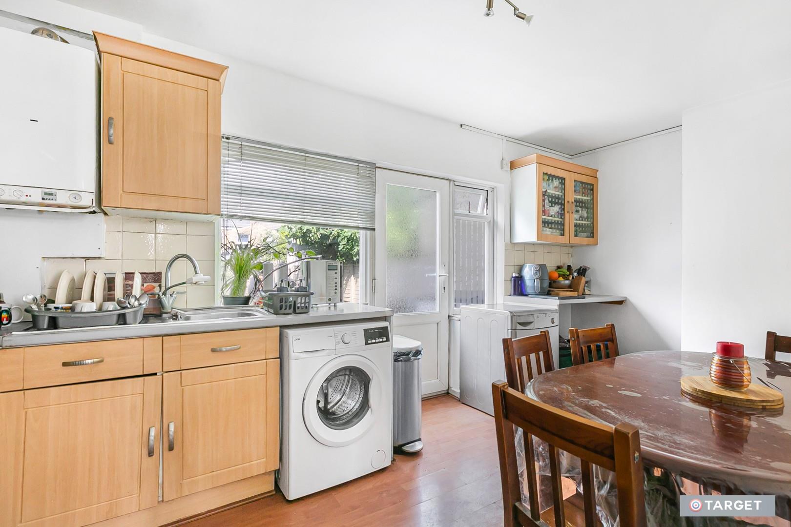 Property Image b0383271-c03a-42c7-939e-5e8b5bca602f