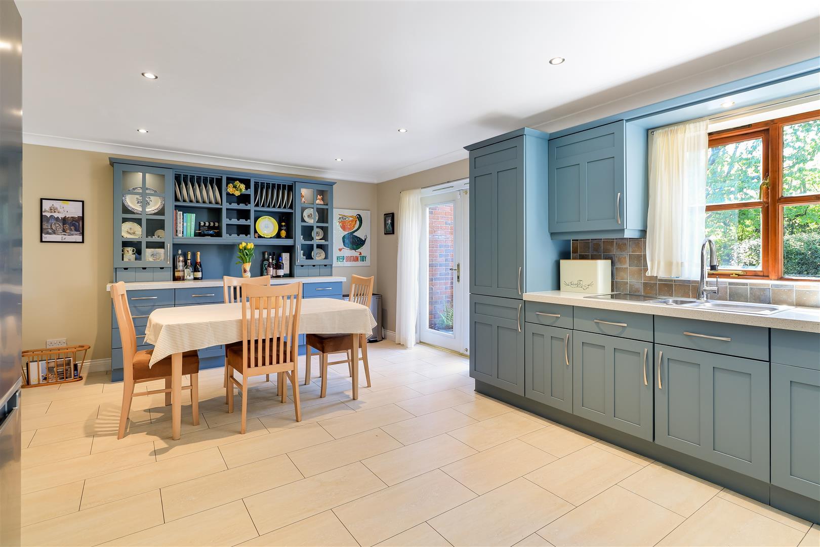 Property Image b03e215d-289a-459a-a287-1d1c07d0cb31
