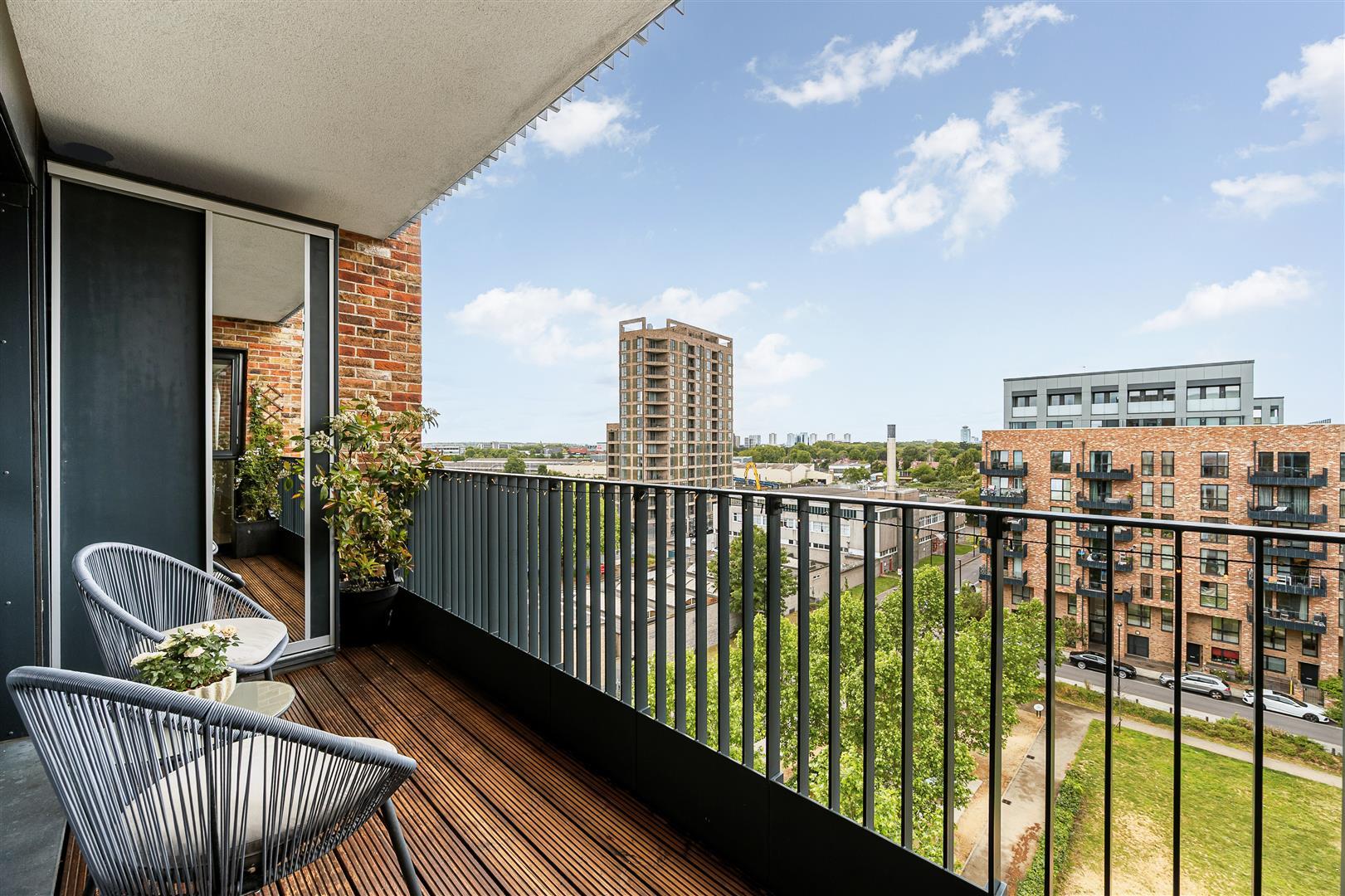 Property Image b04b0678-6e25-4ae6-8d5b-4d3ec932b36d