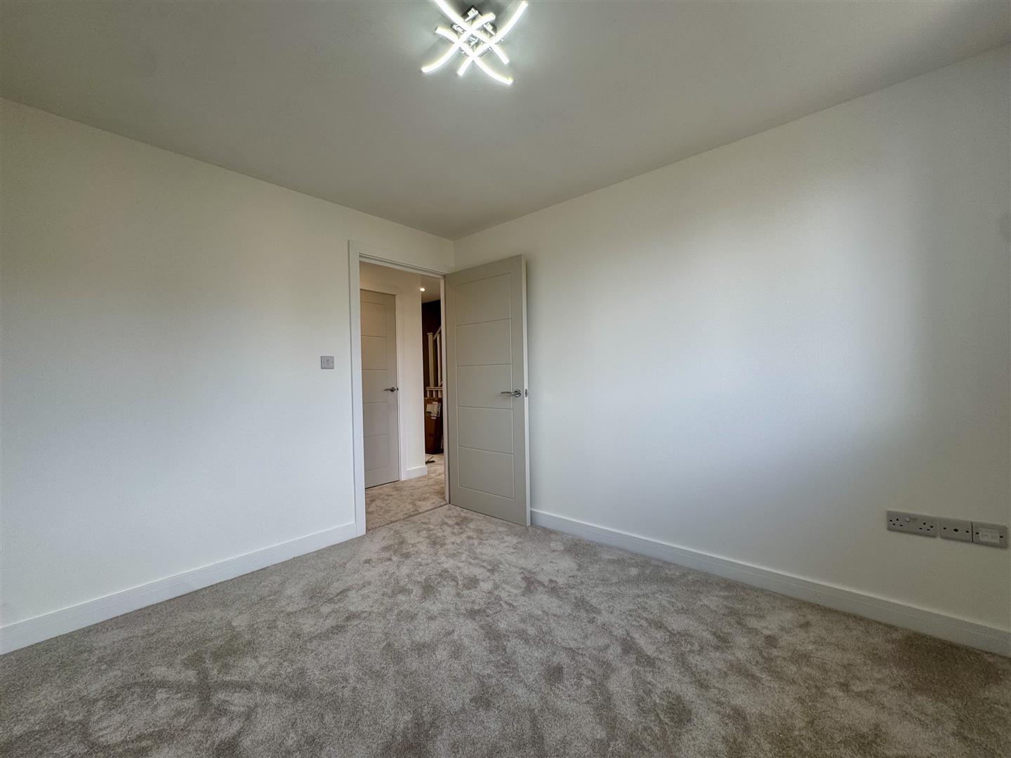 Property Image b058afe3-9cfc-4607-9603-90030ea7acbd