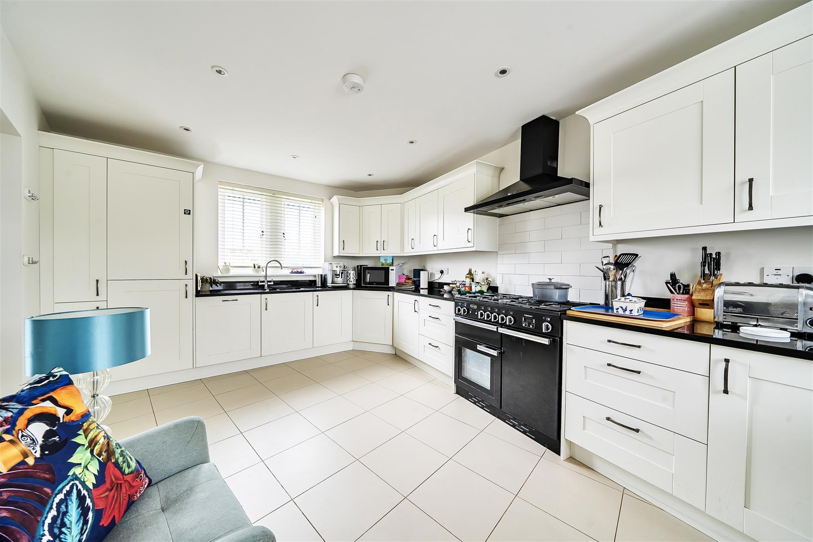 Property Image b05c0d3d-a54e-46d4-bcc4-5043ff474170