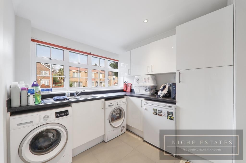 Property Image b07d20c2-a854-49c7-853b-bb8fe1996d7f