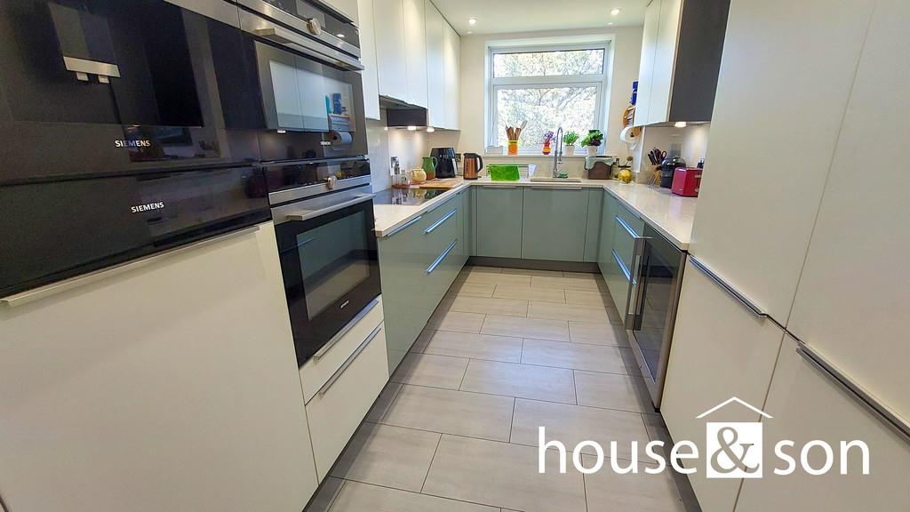 Property Image b0e7a7b4-dcea-49a4-a9e0-b9a17387f15e
