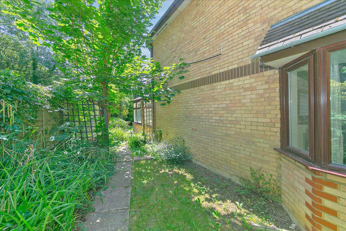 Property Image b0ef5327-aed2-4a29-8c70-a46400458ef3