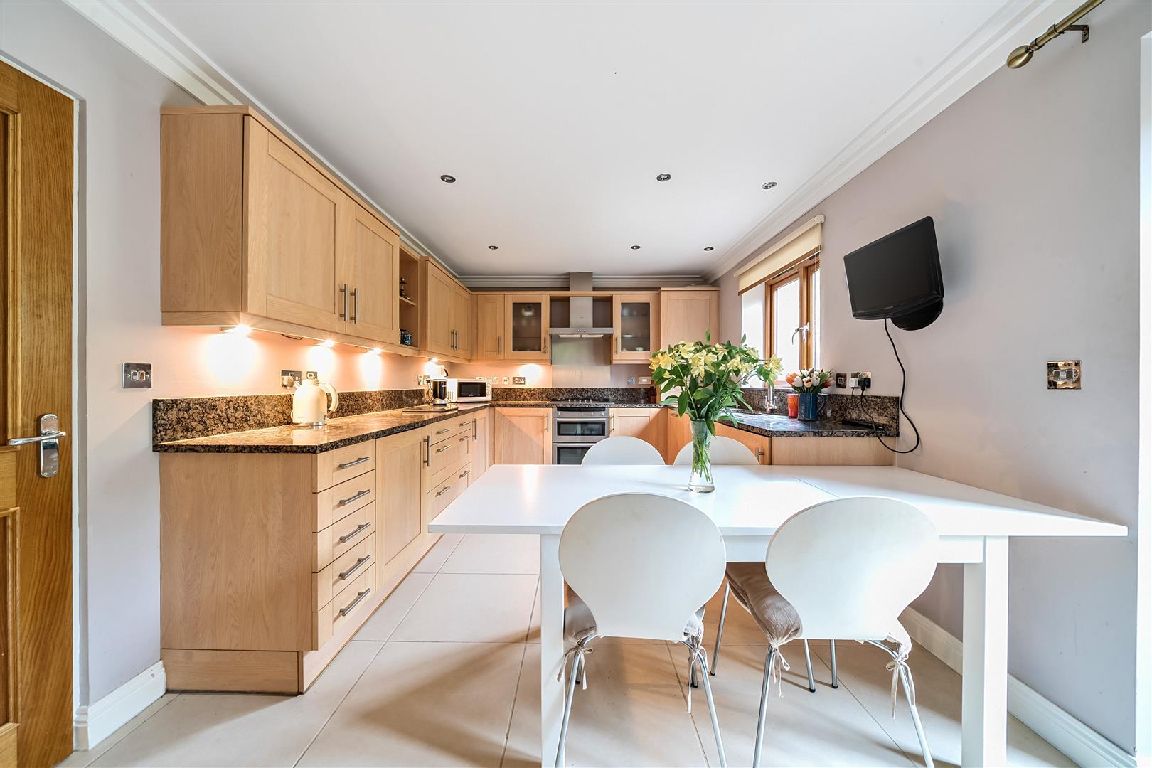 Property Image b0fd7c9b-cd7c-4a7d-92f8-b0bbc5fece8f