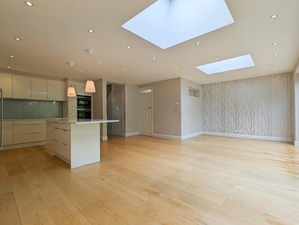 Property Image b103499b-c623-4a45-baa4-e7c1f6d3263d
