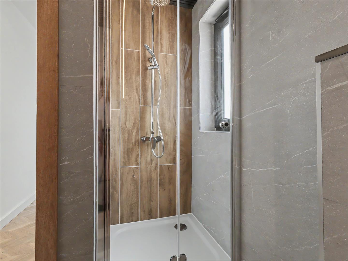 Property Image b10c3f8c-f3a3-4b3d-bbf7-aca5f73f2255