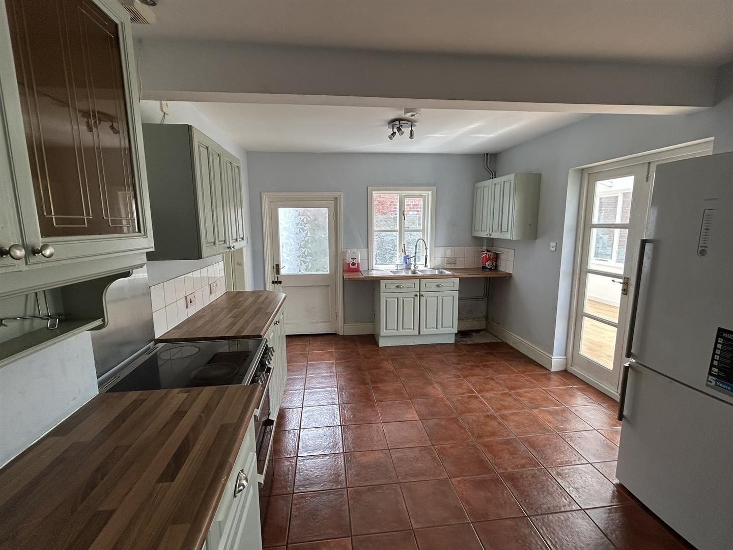 Property Image b10c9ed4-c84b-4fe5-976b-a098a27a124a