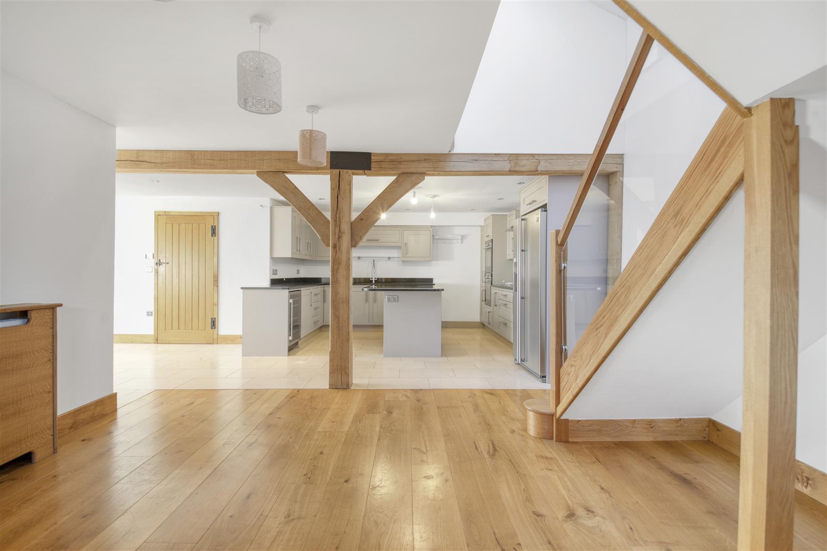 Property Image b12088e4-e335-49dd-8508-87e381e5d07f