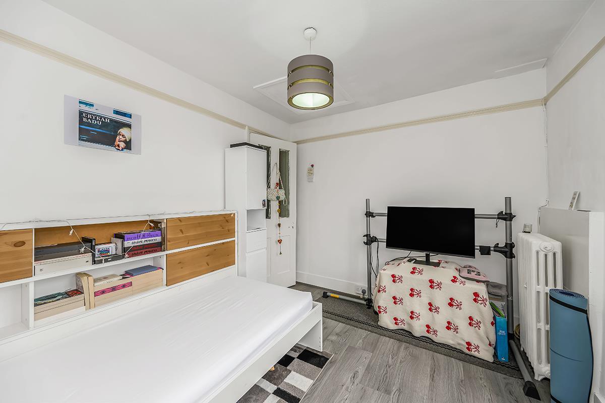 Property Image b12db03f-bad8-4219-87ba-117f54a389d3