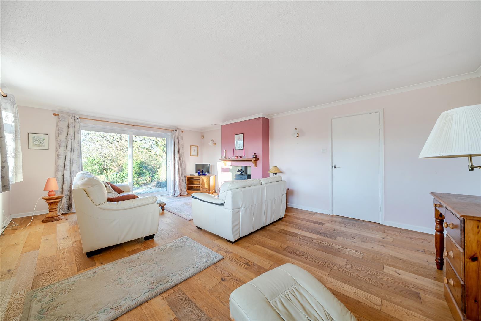 Property Image b13e9deb-3935-4a4d-80c2-0ce41bc8b04d