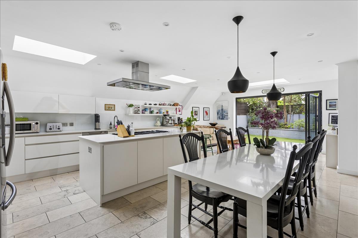 Property Image b17576cf-8902-464b-84ed-cd2f892c04ba