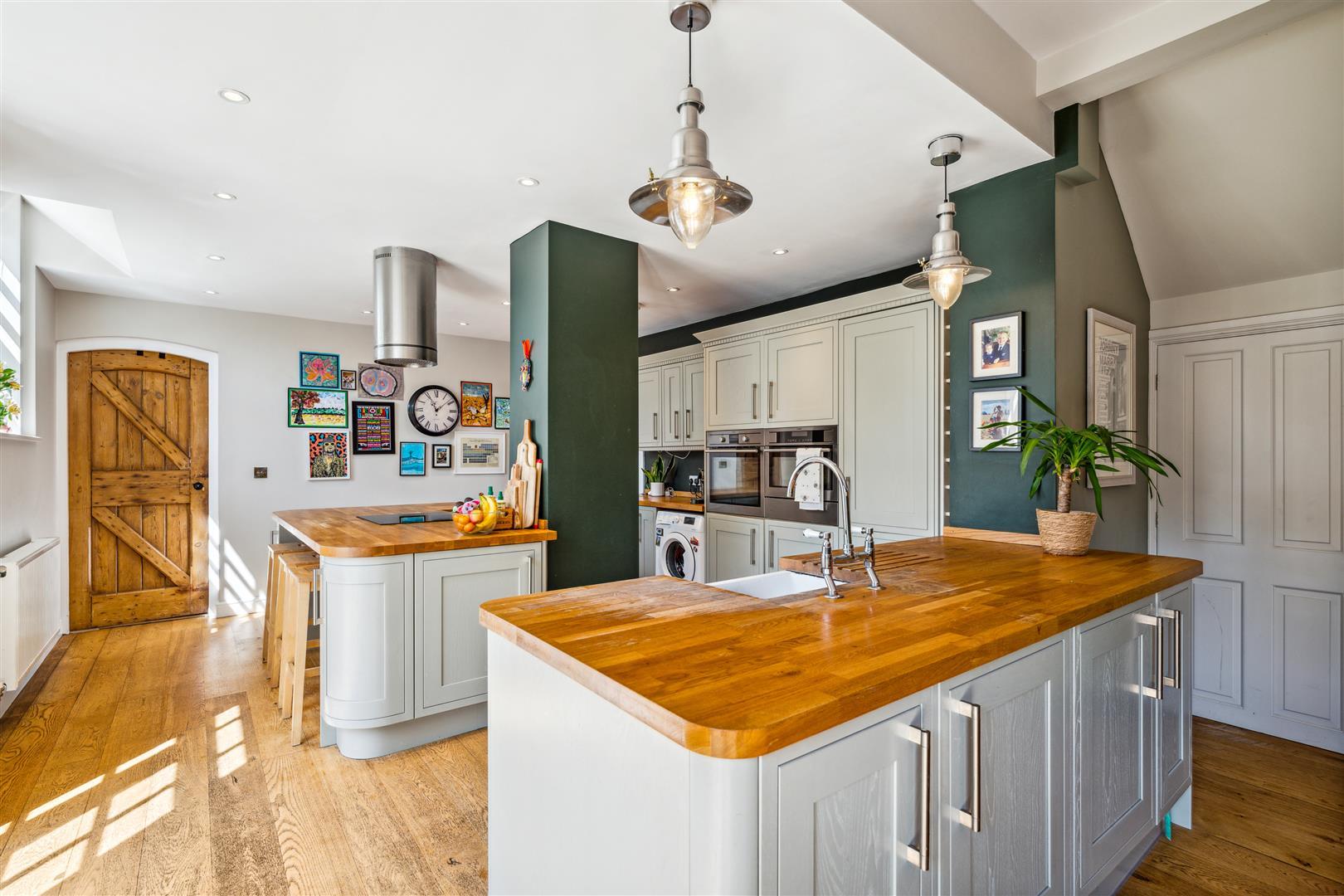 Property Image b191a98d-ab9c-45e6-9864-13d54434ac70