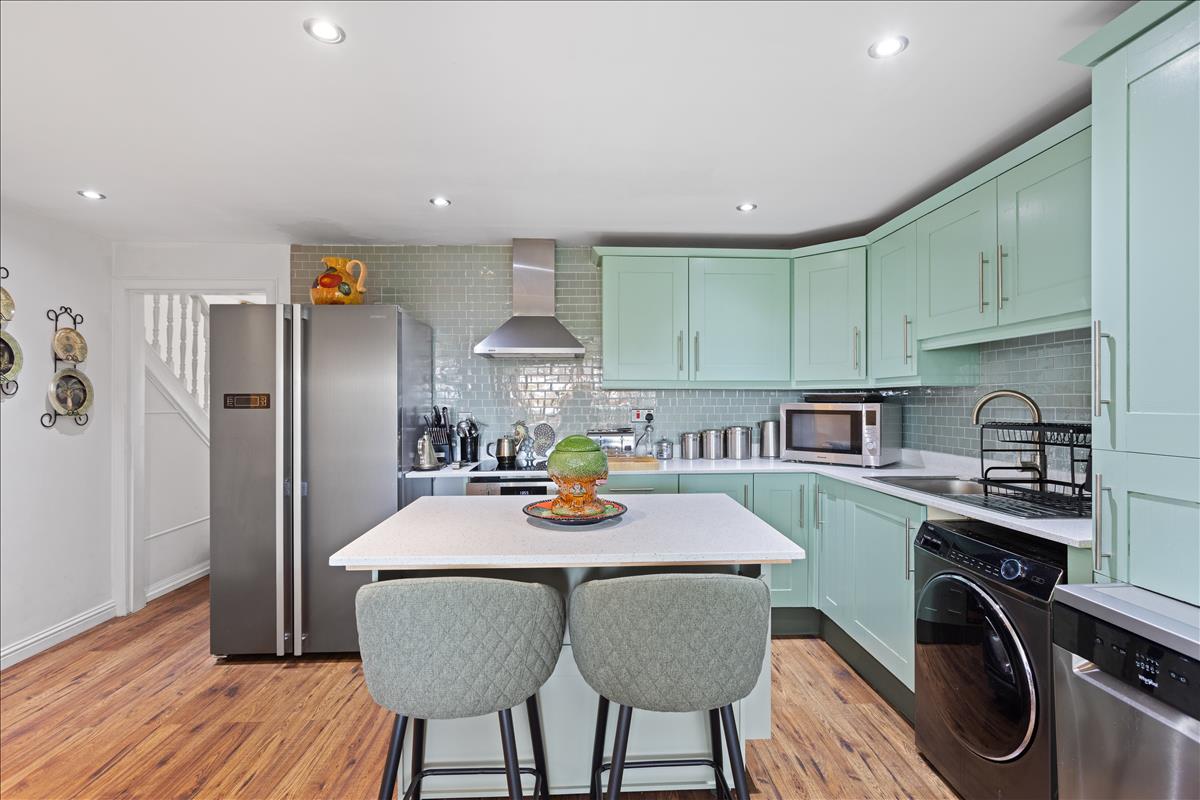 Property Image b193bf23-8419-4c1f-975b-a3257f753843