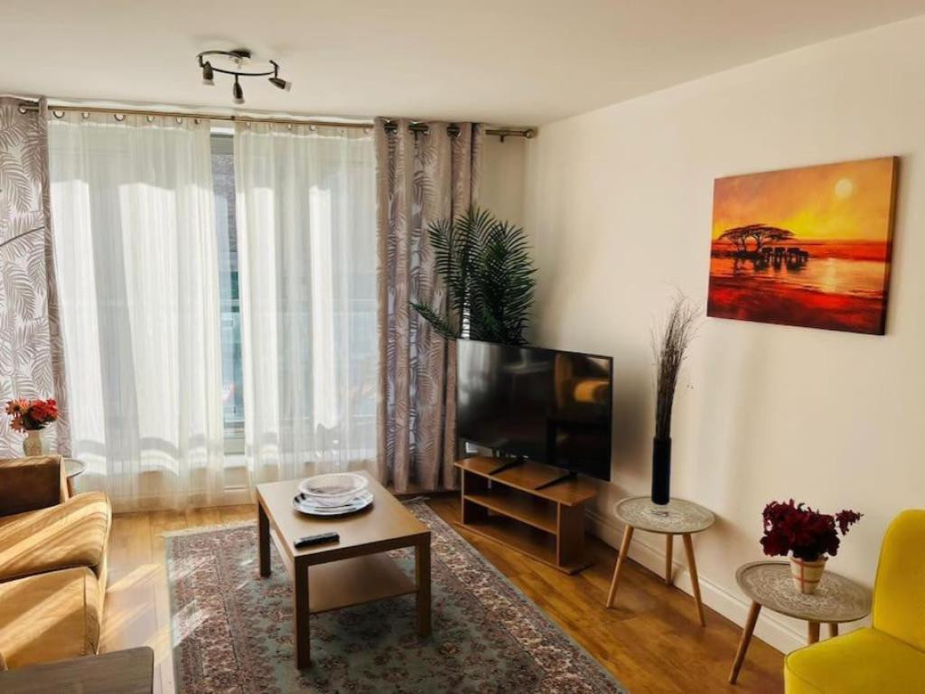 Property Imageb1ad2baf-d773-49b8-9f2c-3bd434beb929