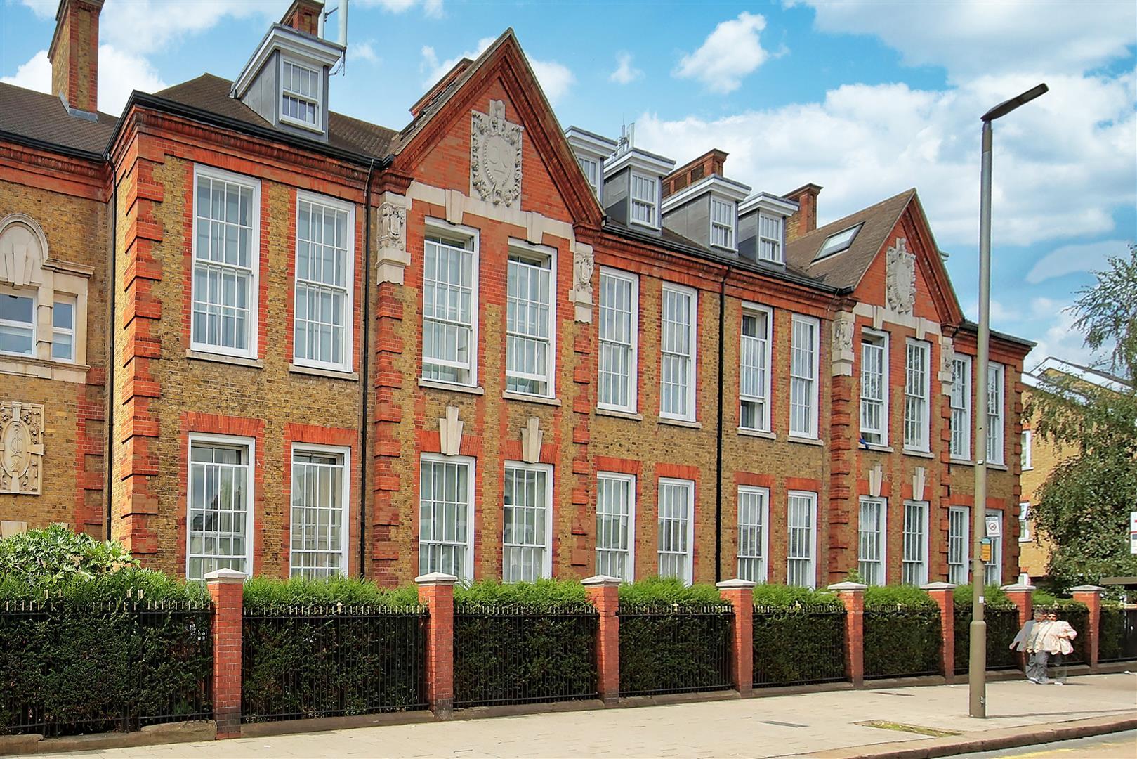 Property Image b1c6f0bb-9c14-4a3d-aa24-4f87217da42f